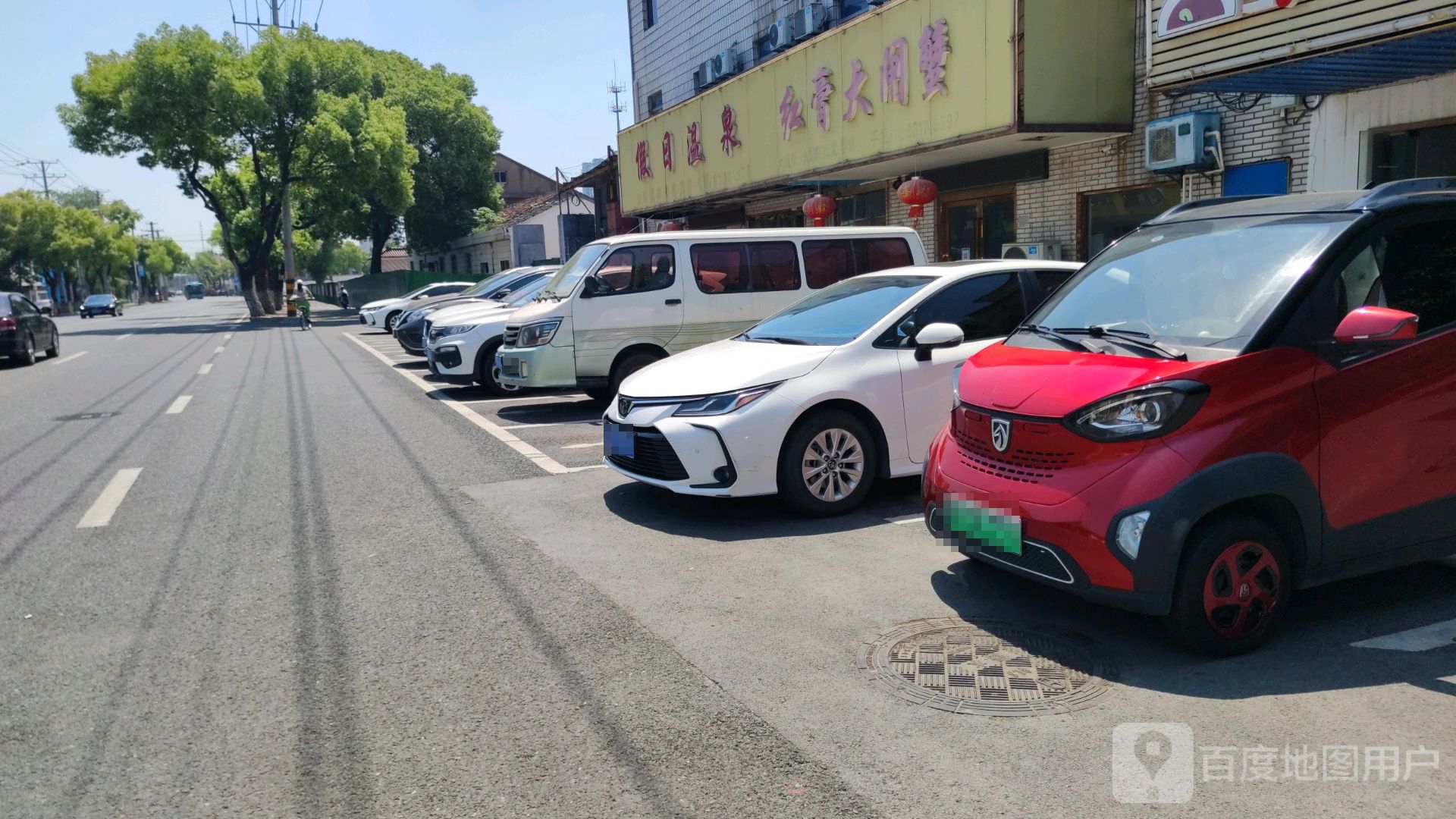 中兴东路路侧停车场