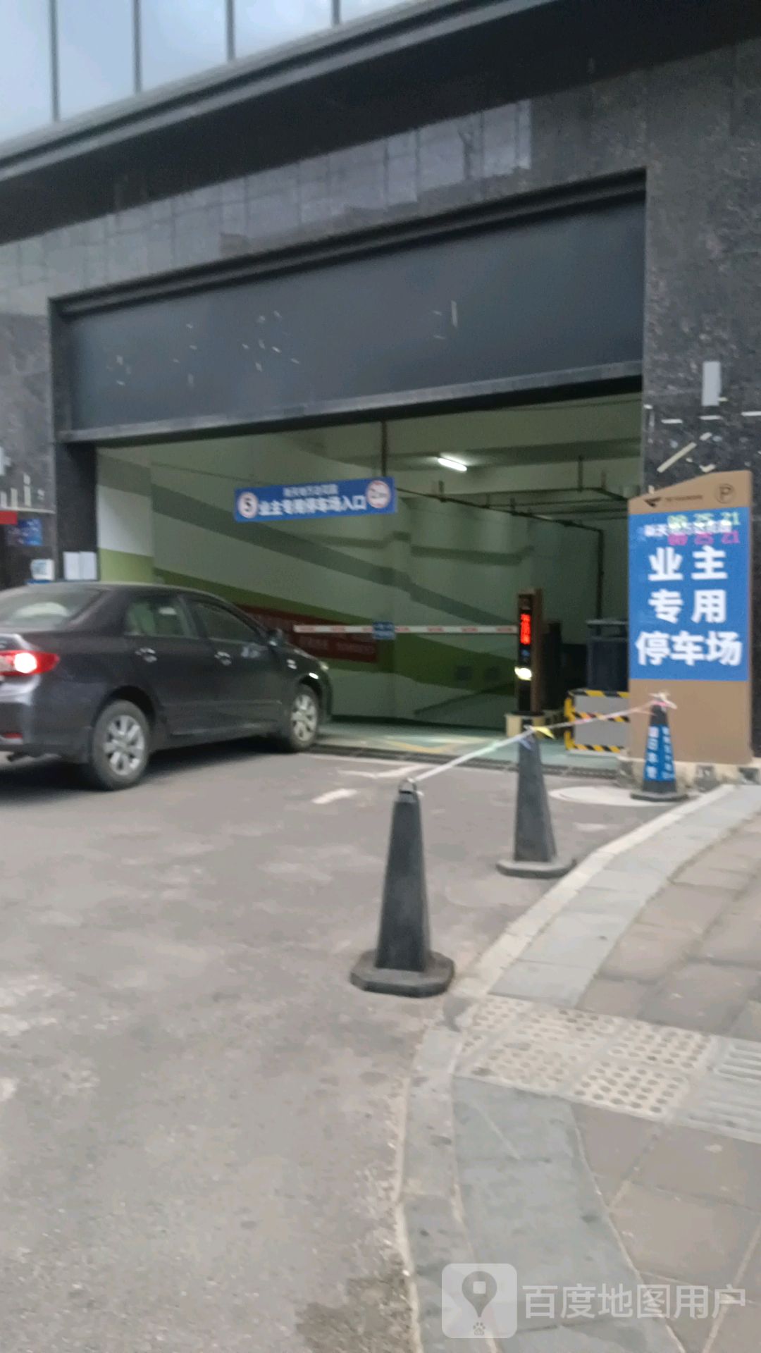 万大广场(云南玉溪店)-地下停车场