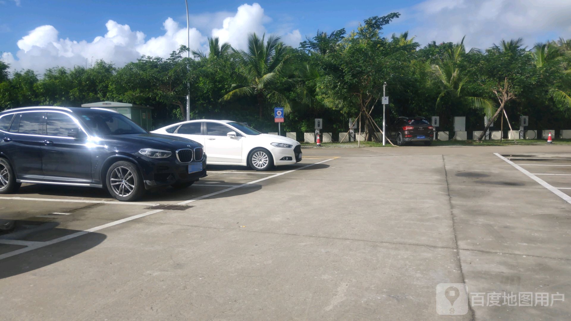 六盘地上停车场-出口