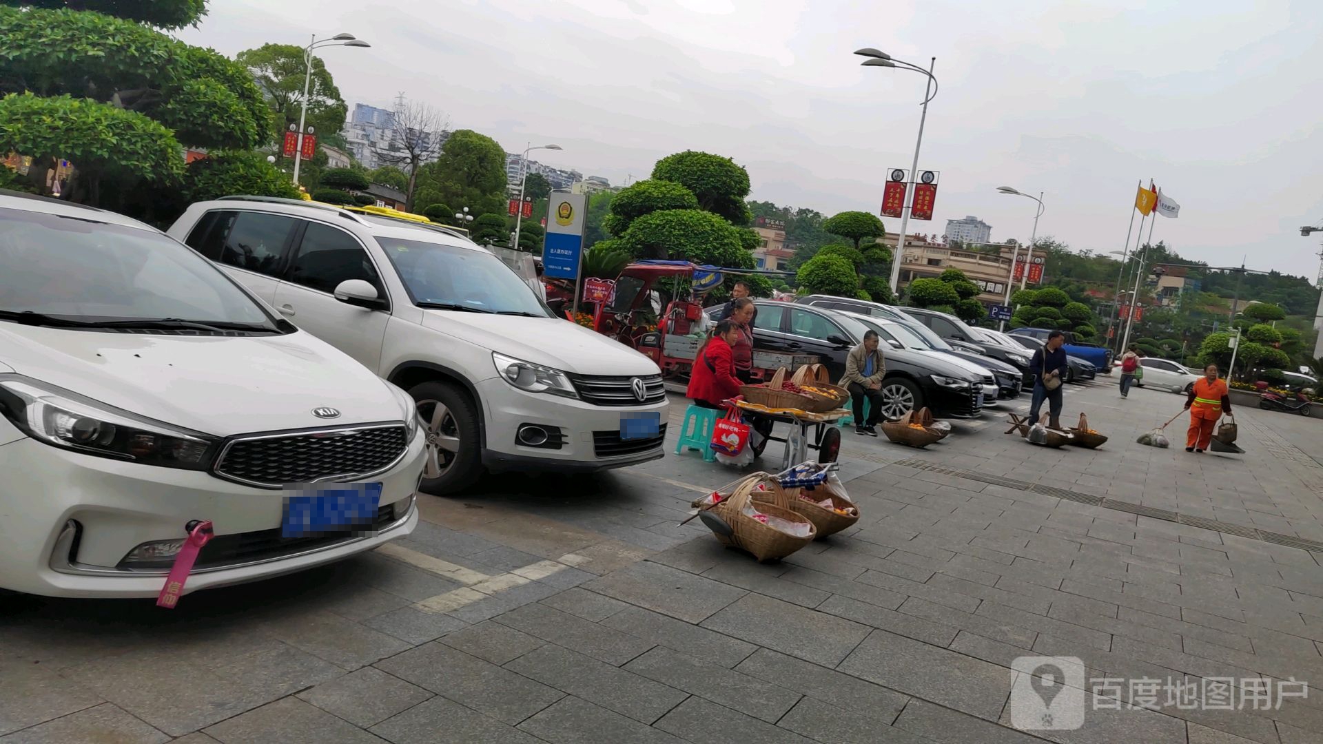丰都县行政服务中心-停车场