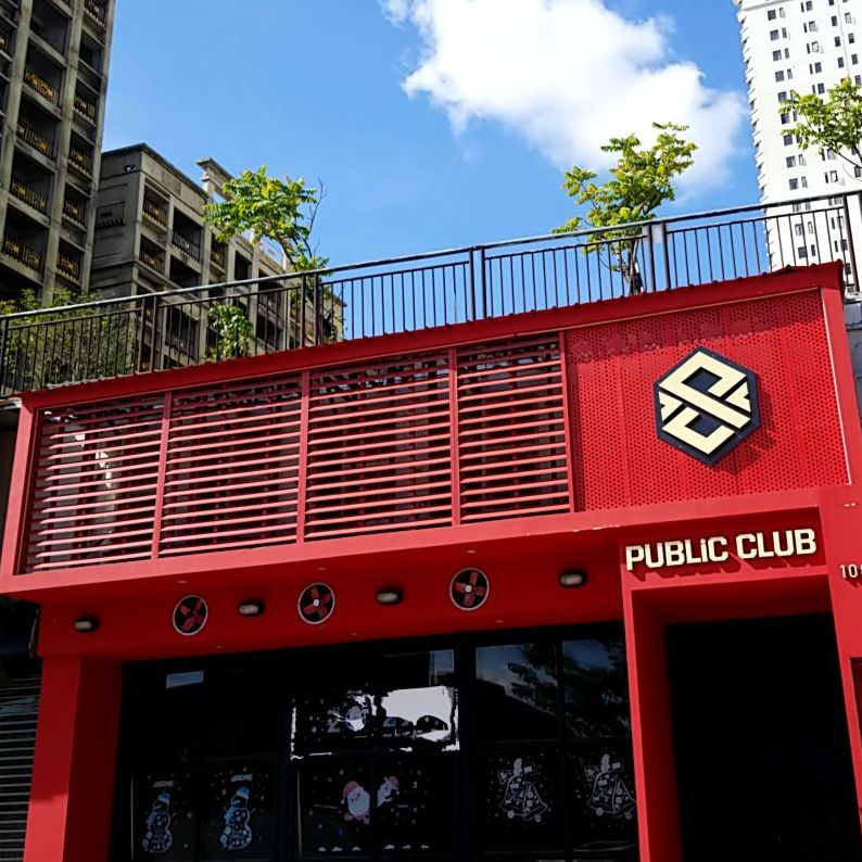 PUBLIC CLUB