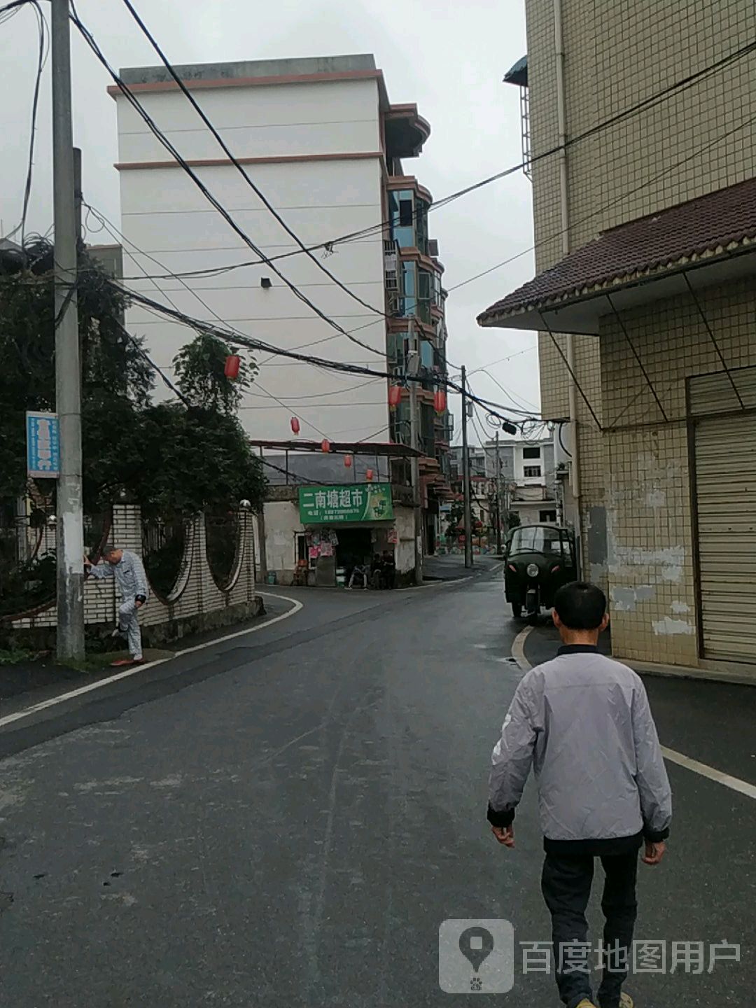 萍乡市安源区站北路佳和花园东南侧