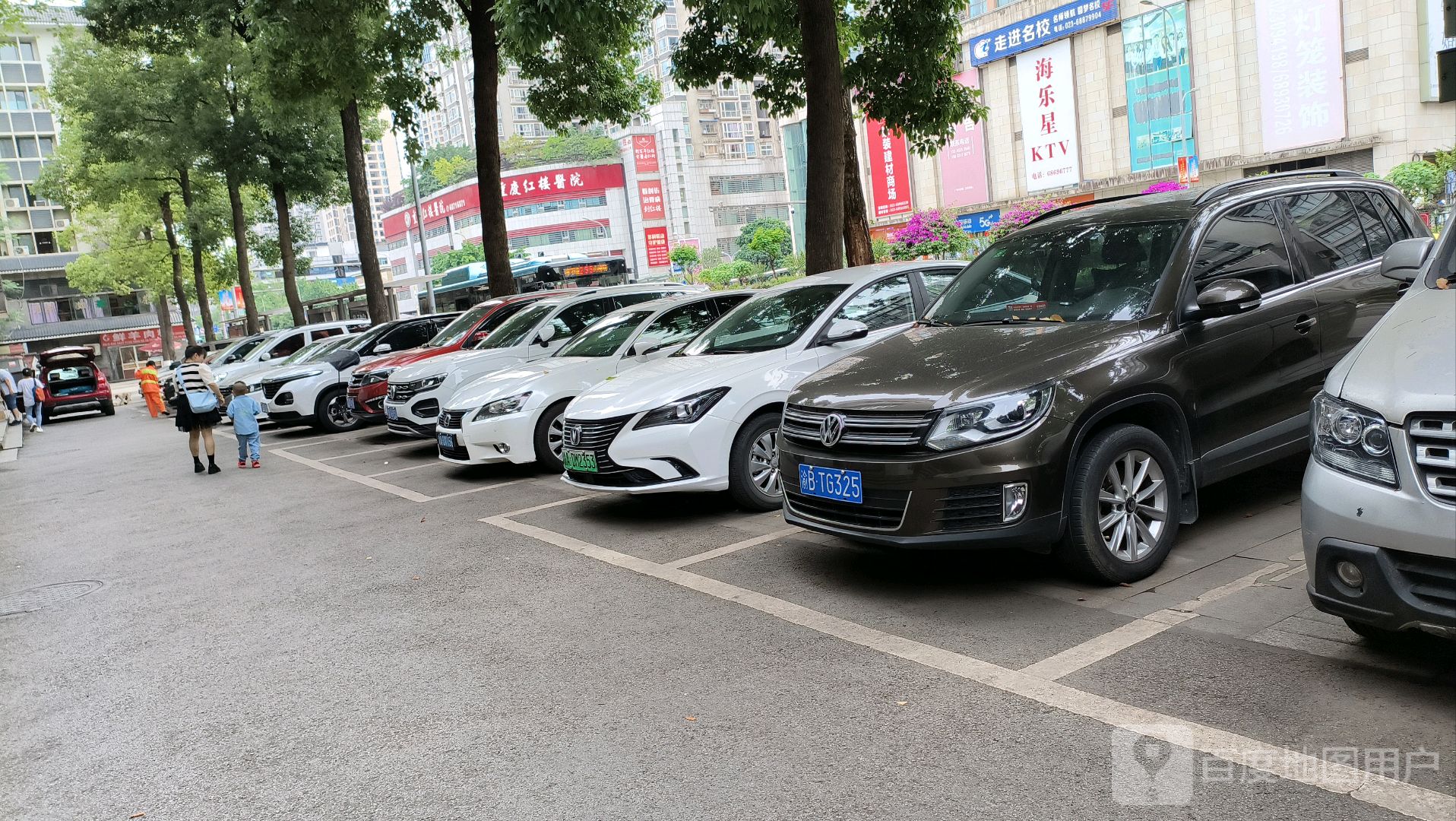 中国工商银行(重庆钢花路支行)西侧停车场
