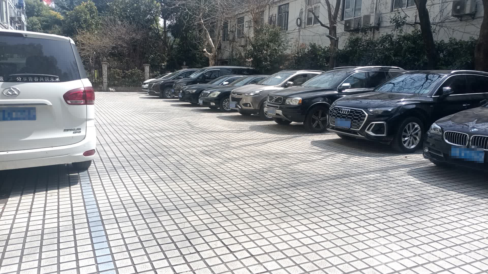 上海市杨浦区人民政府长海路街道办事处地上停车场-出入口
